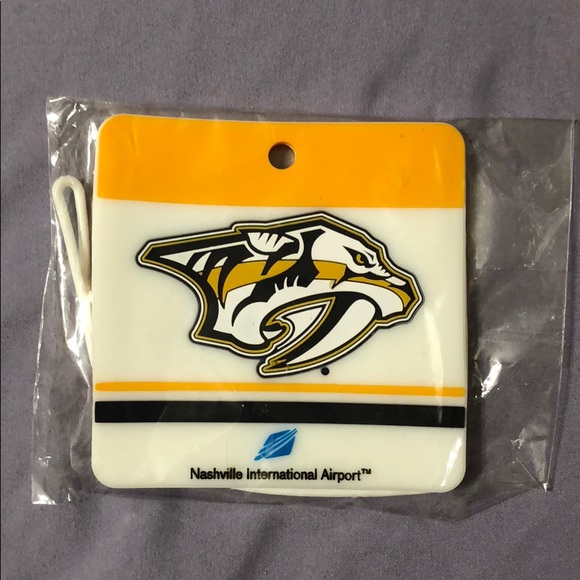 Accessories - Nashville Predators luggage tag 💛🏒💙